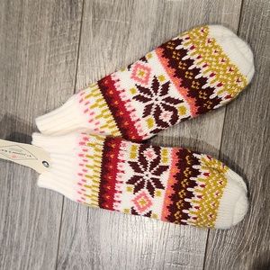 NWT St John's Bay Women's Knit Mittens One size
